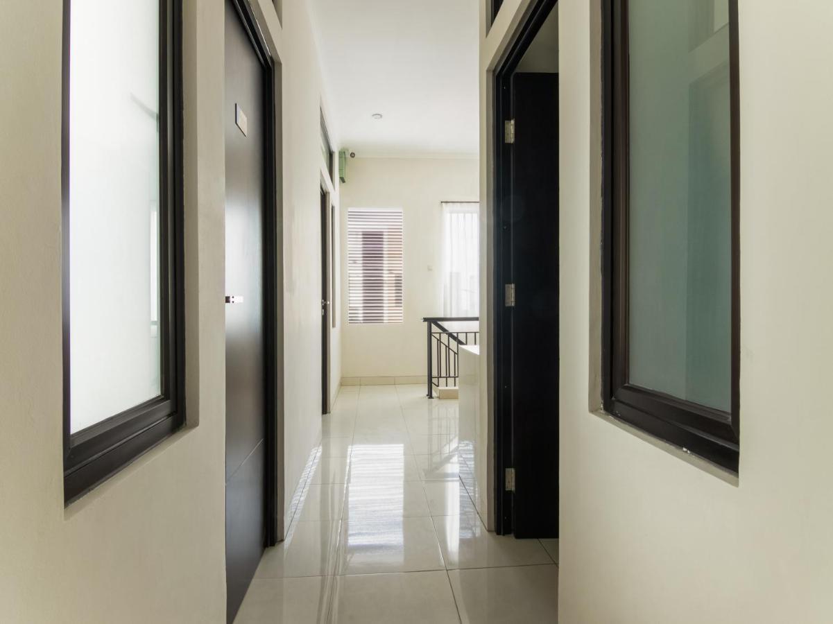 Oyo 3824 Columbus Residence J1 Telukjambe Extérieur photo