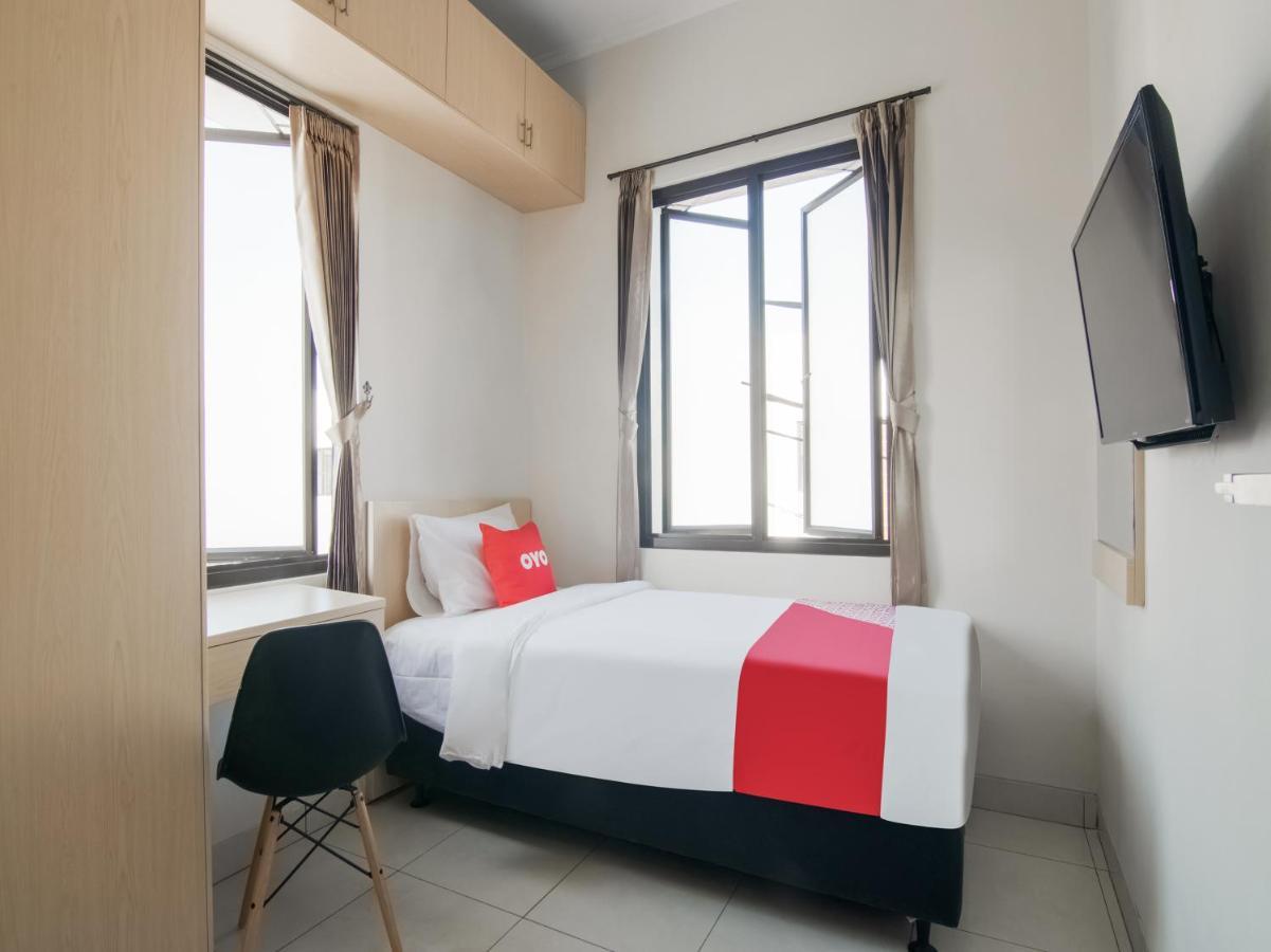 Oyo 3824 Columbus Residence J1 Telukjambe Extérieur photo