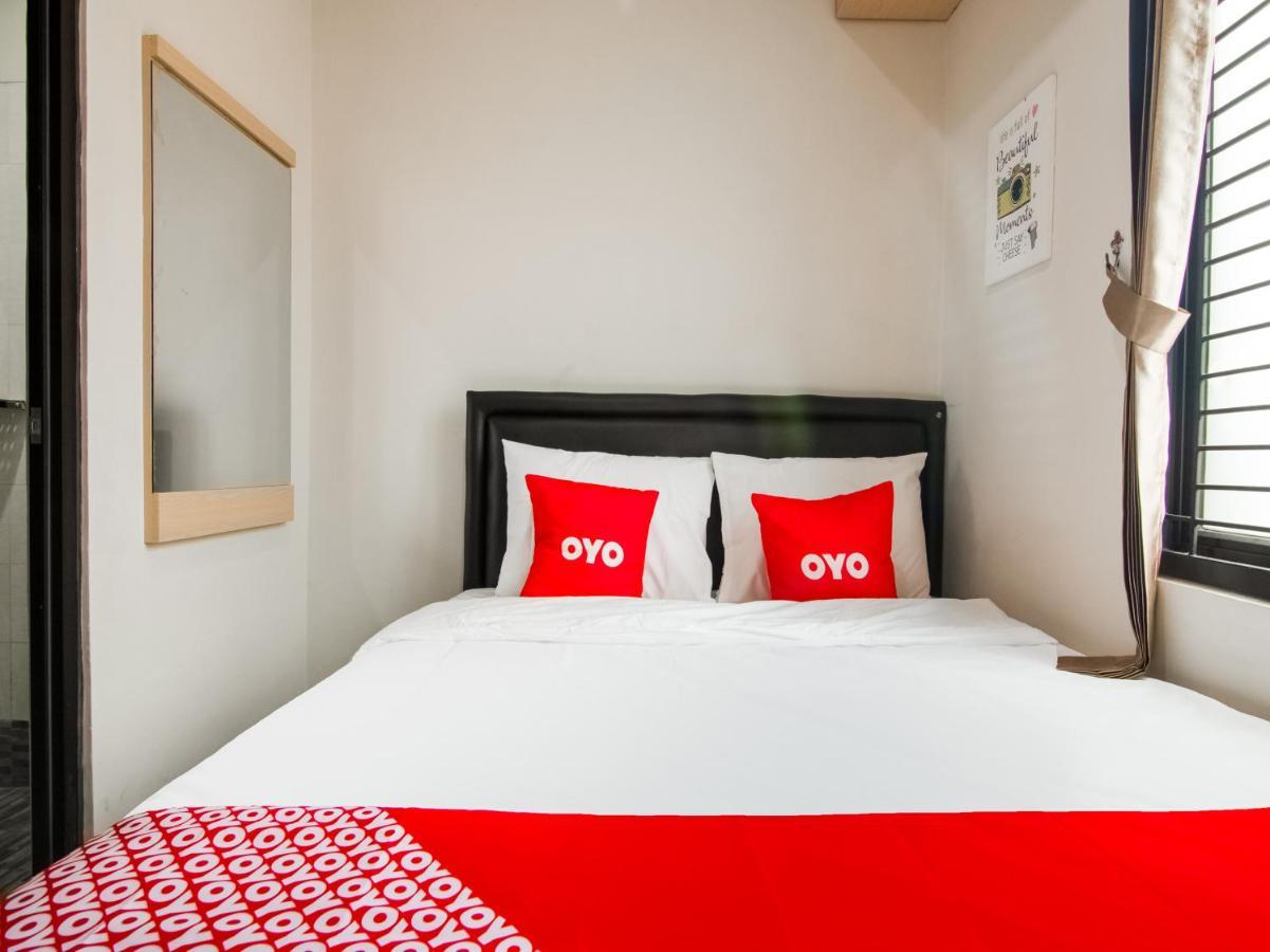 Oyo 3824 Columbus Residence J1 Telukjambe Extérieur photo